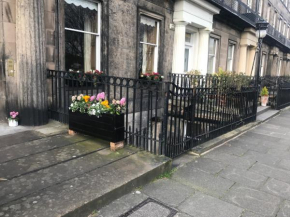 Fantastic central 3 double bedrooms 2 bathrooms garden apartment sleeps 6